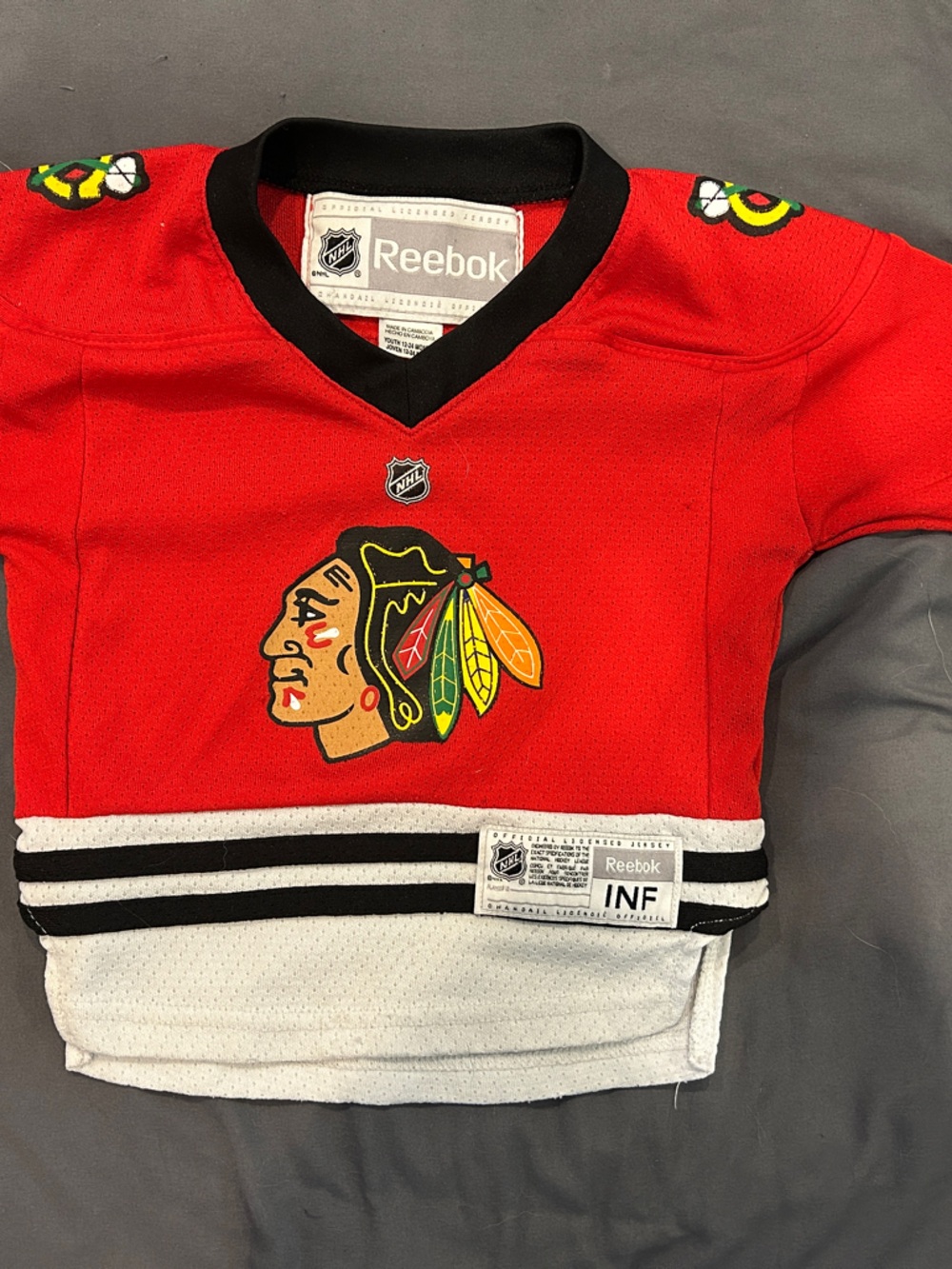 Reebok Red Chicago Blackhawks Youth Hockey Jersey with Team Crest